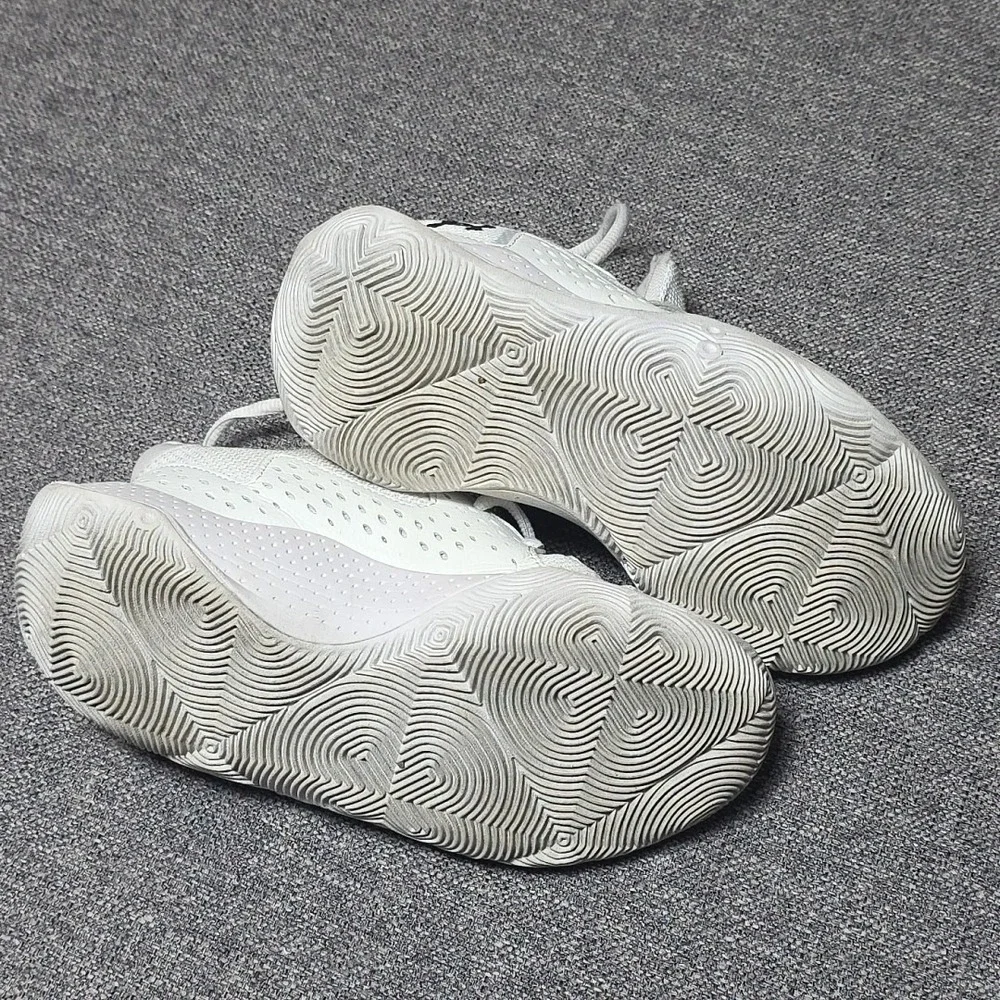Under Armour UA Jet '23 AP White HaloGray Youth 4.5Y Sneakers Shoes